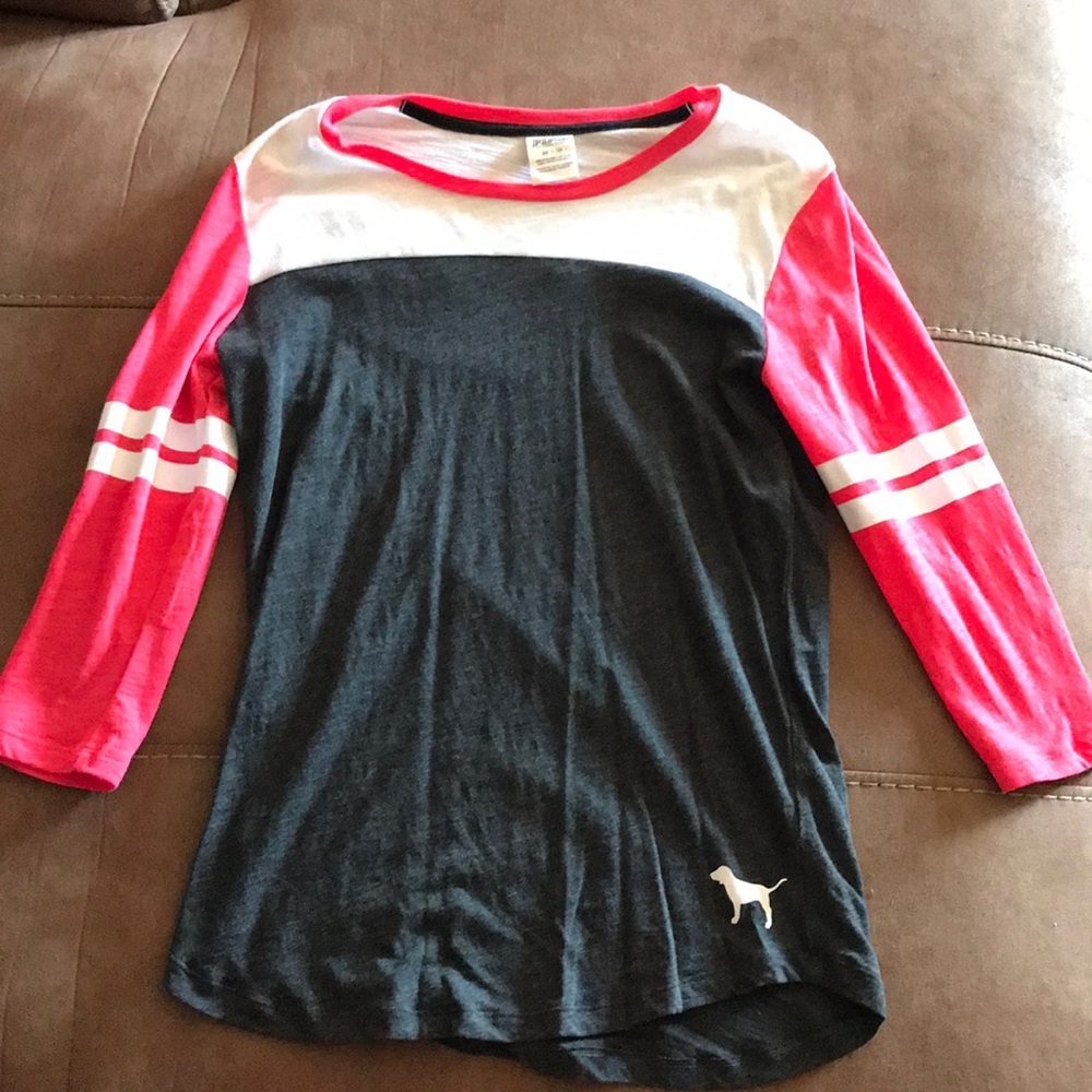 VS XS quarter length sleeve top